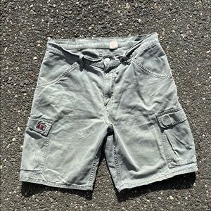 Vintage Levi’s cargo shorts gray 32 baggy skater Y2K 2000s
